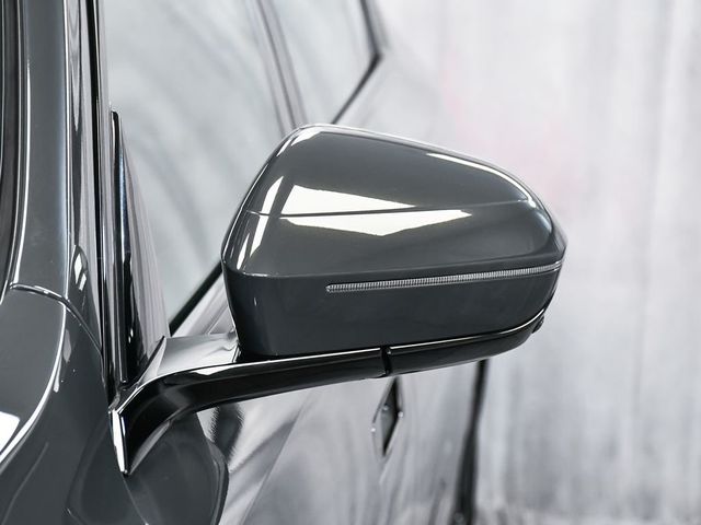 2023 BMW 7 Series 760i xDrive - 23011172 - 81