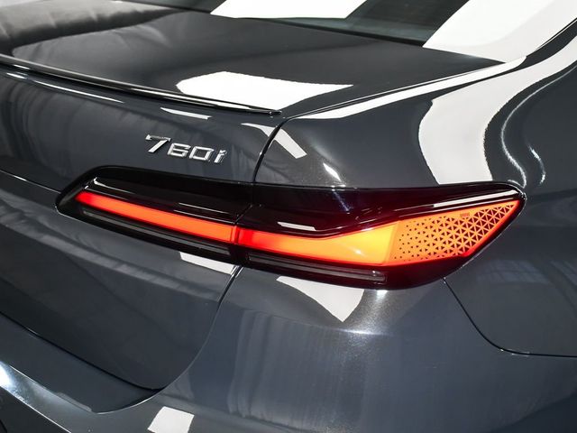 2023 BMW 7 Series 760i xDrive - 23011172 - 88