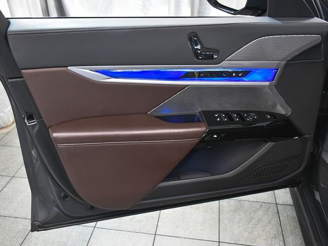 2023 BMW 7 Series 760i xDrive - 23011172 - 8