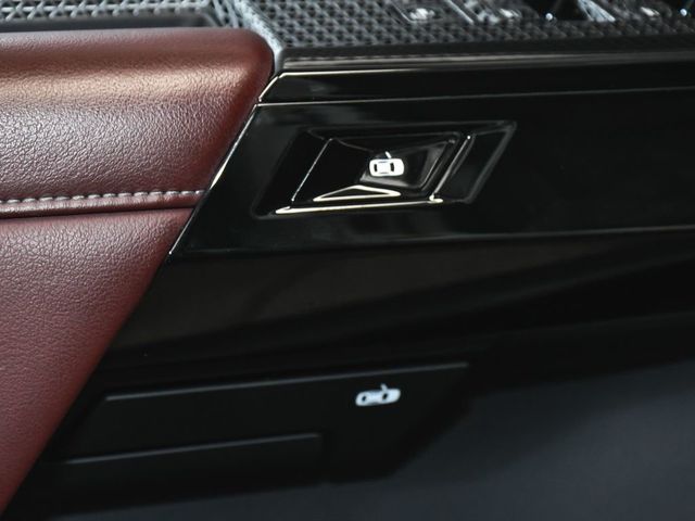 2023 BMW 7 Series 760i xDrive - 23048015 - 11