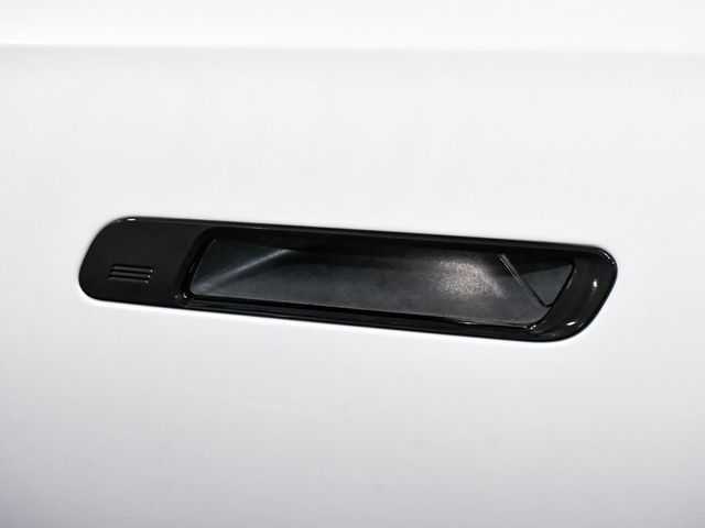 2023 BMW 7 Series 760i xDrive - 23048015 - 12
