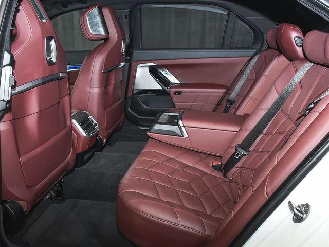 2023 BMW 7 Series 760i xDrive - 23048015 - 66