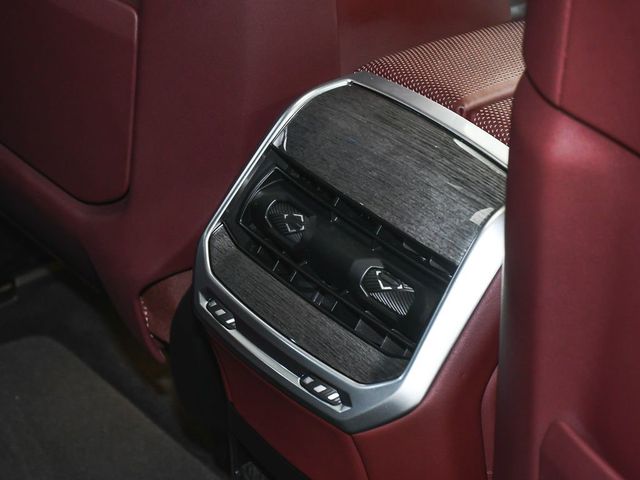 2023 BMW 7 Series 760i xDrive - 23048015 - 67