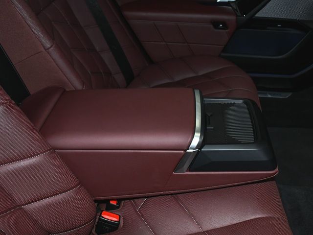 2023 BMW 7 Series 760i xDrive - 23048015 - 68