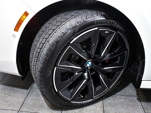2023 BMW 7 Series 760i xDrive - 23048015 - 6
