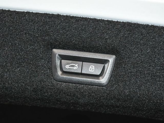 2023 BMW 7 Series 760i xDrive - 23048015 - 81
