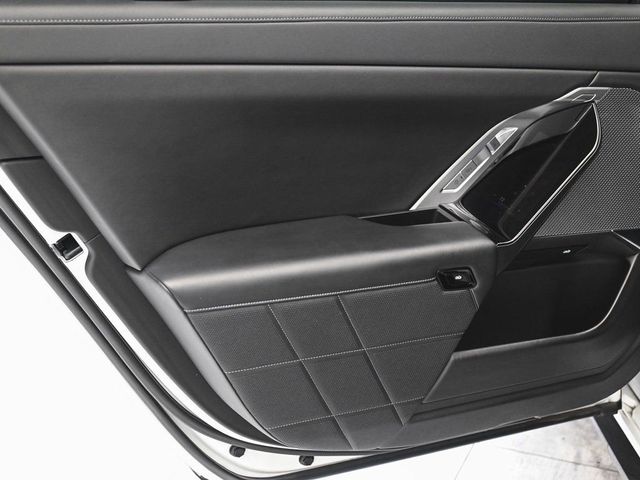 2023 BMW 7 Series 760i xDrive - 22975464 - 14