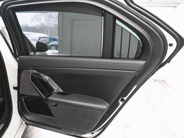 2023 BMW 7 Series 760i xDrive - 22975464 - 15