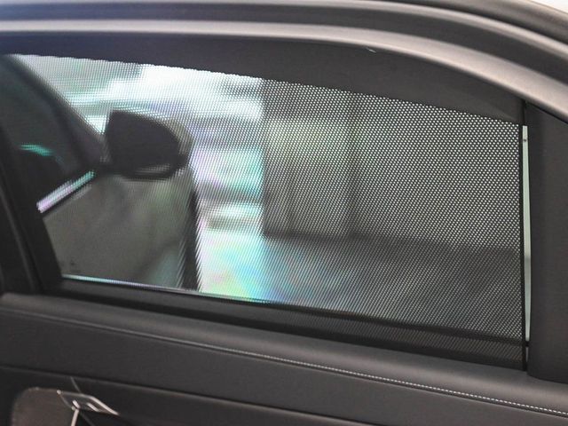 2023 BMW 7 Series 760i xDrive - 22975464 - 16