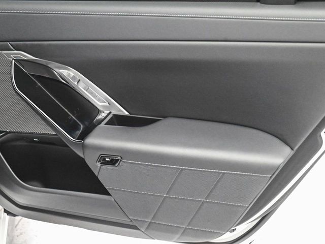 2023 BMW 7 Series 760i xDrive - 22975464 - 17