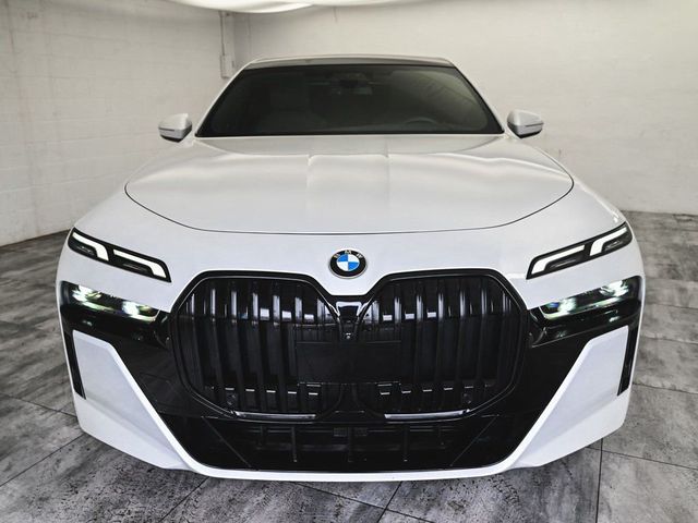 2023 BMW 7 Series 760i xDrive - 22975464 - 1
