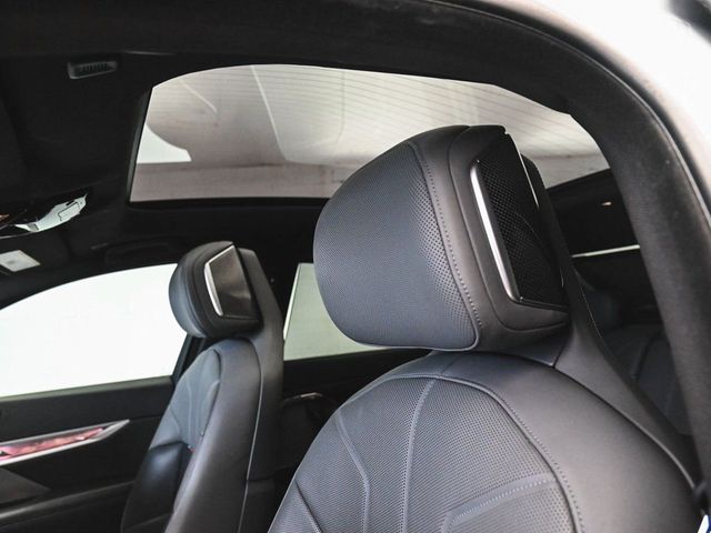 2023 BMW 7 Series 760i xDrive - 22975464 - 37