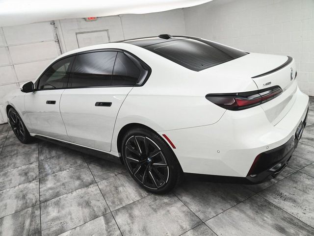 2023 BMW 7 Series 760i xDrive - 22975464 - 3