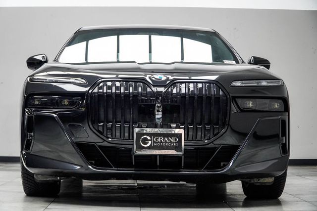 2023 BMW 7 Series 760i xDrive - 23016346 - 9