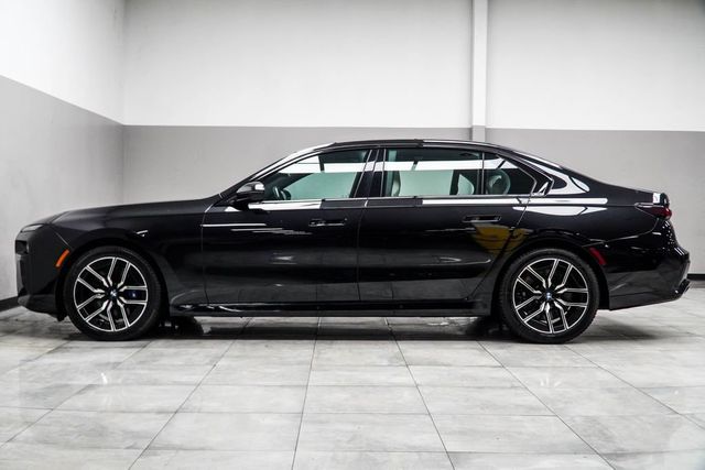 2023 BMW 7 Series 760i xDrive - 23016346 - 11