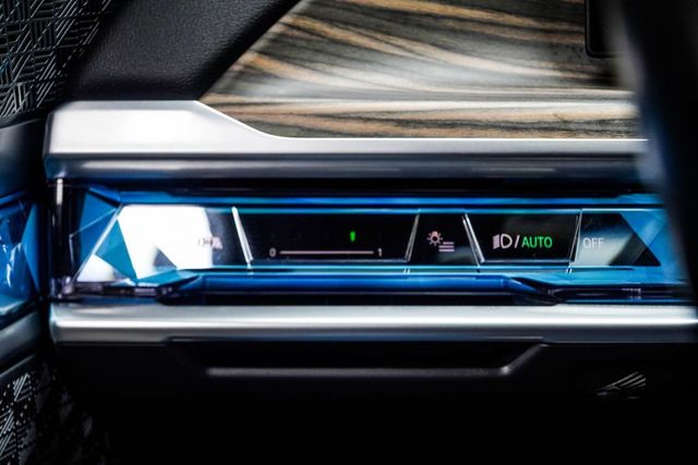 2023 BMW 7 Series 760i xDrive - 23016346 - 33