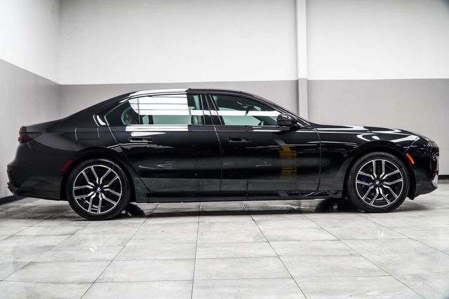 2023 BMW 7 Series 760i xDrive - 23016346 - 6