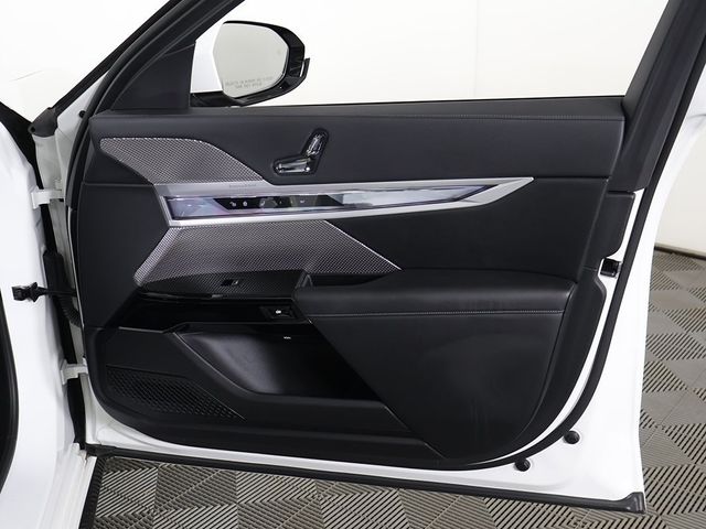 2023 BMW 7 Series 760i xDrive - 22969787 - 26