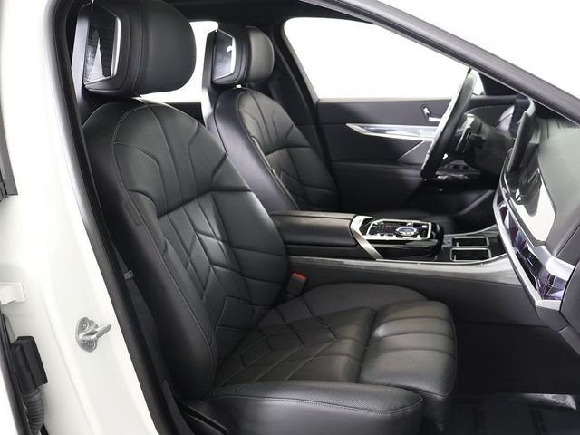 2023 BMW 7 Series 760i xDrive - 22969787 - 32