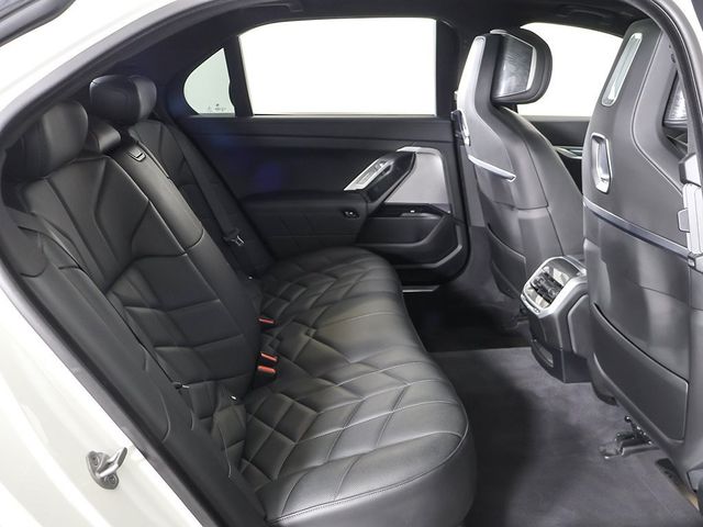 2023 BMW 7 Series 760i xDrive - 22969787 - 37
