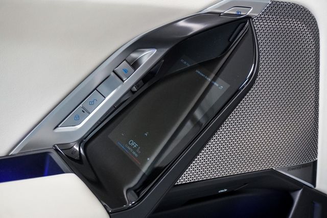 2023 BMW 7 Series 760i xDrive - 22935694 - 9