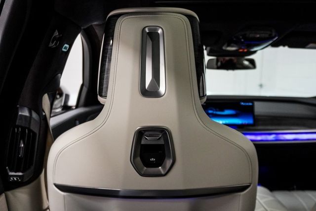 2023 BMW 7 Series 760i xDrive - 22935694 - 11