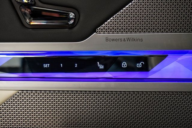 2023 BMW 7 Series 760i xDrive - 22935694 - 26