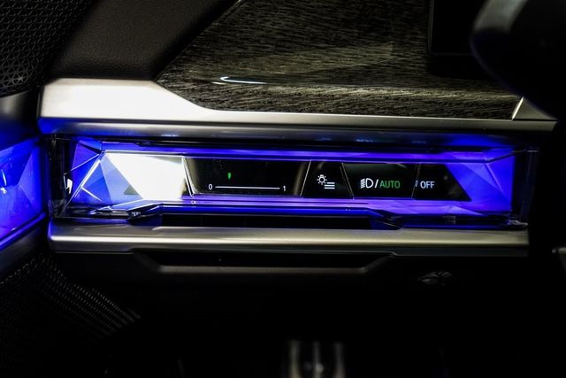 2023 BMW 7 Series 760i xDrive - 22935694 - 30