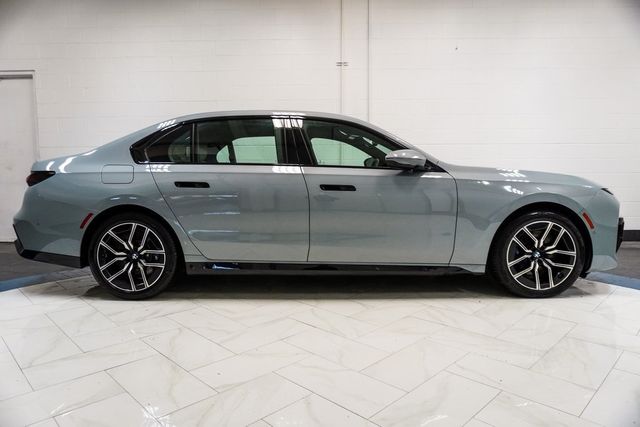 2023 BMW 7 Series 760i xDrive - 22935694 - 41