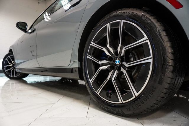 2023 BMW 7 Series 760i xDrive - 22935694 - 42
