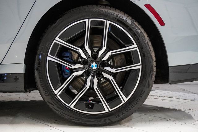 2023 BMW 7 Series 760i xDrive - 22935694 - 43