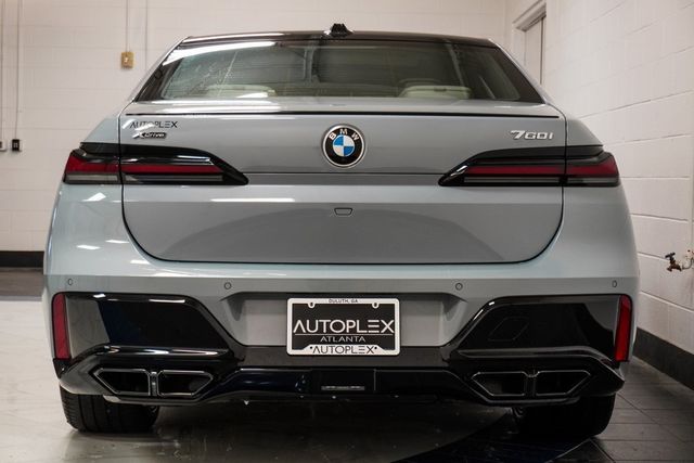 2023 BMW 7 Series 760i xDrive - 22935694 - 45