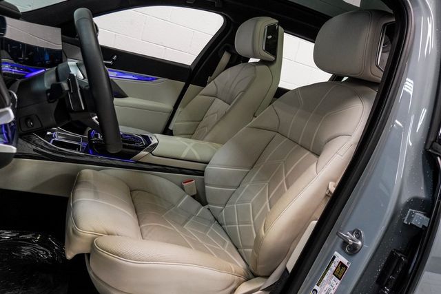2023 BMW 7 Series 760i xDrive - 22935694 - 5