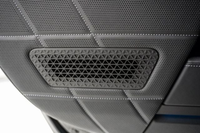 2023 BMW 7 Series 760i xDrive - 22936655 - 13