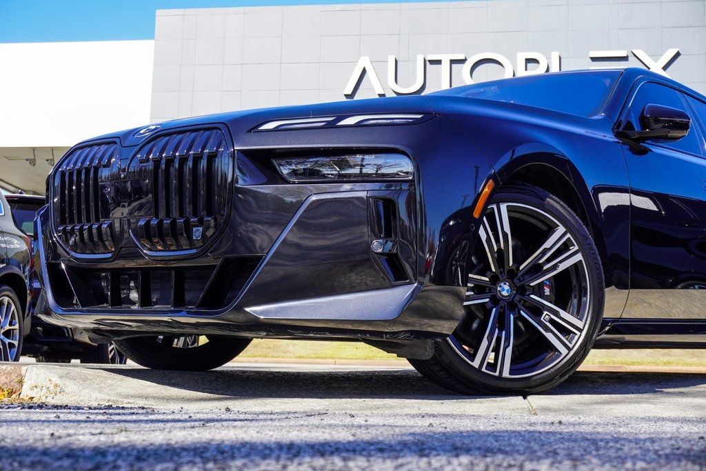 2023 Bmw 760i xDrive photo 2