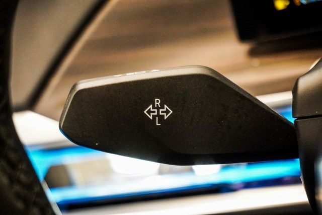 2023 BMW 7 Series 760i xDrive - 22936655 - 25