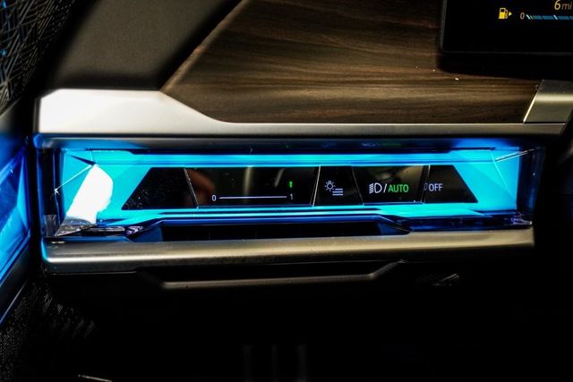 2023 BMW 7 Series 760i xDrive - 22936655 - 30