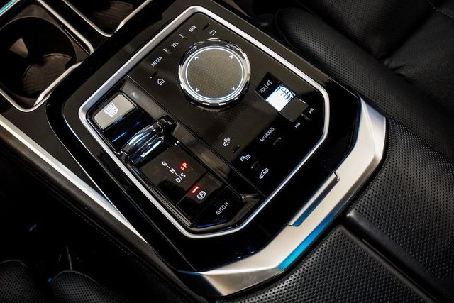 2023 BMW 7 Series 760i xDrive - 22936655 - 32