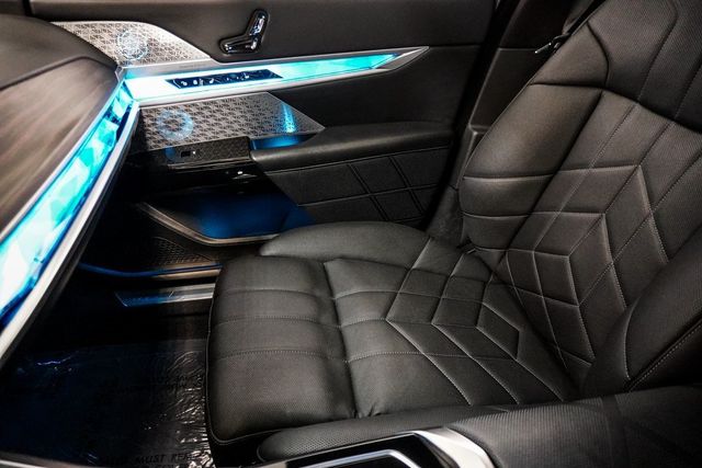 2023 BMW 7 Series 760i xDrive - 22936655 - 35