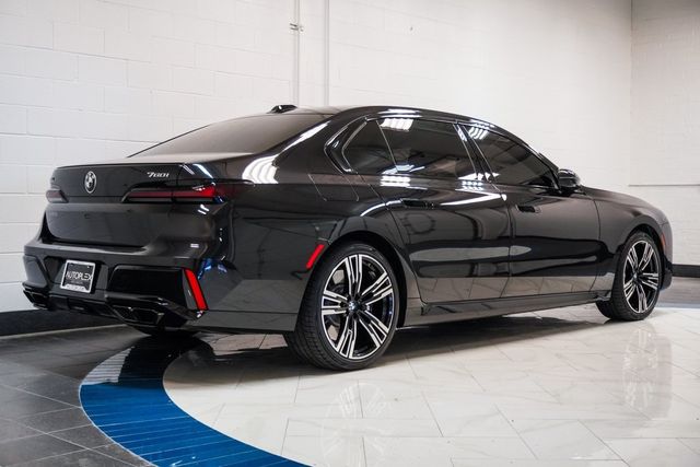 2023 BMW 7 Series 760i xDrive - 22936655 - 37