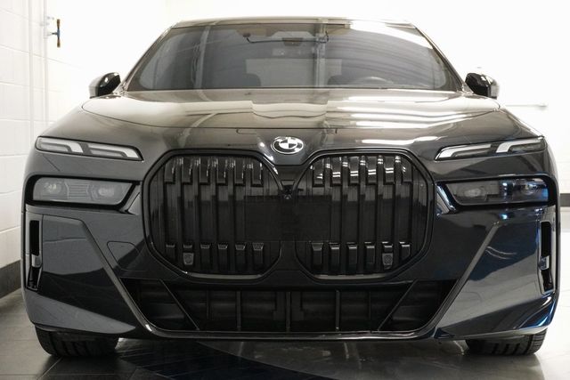 2023 BMW 7 Series 760i xDrive - 22936655 - 43