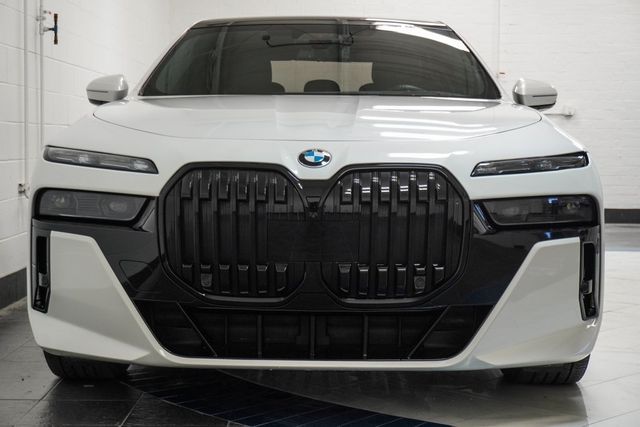 2023 BMW 7 Series 760i xDrive - 22959259 - 43
