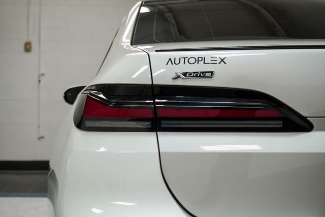 2023 BMW 7 Series 760i xDrive - 22959259 - 45