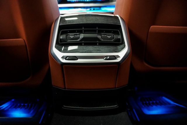 2023 BMW 7 Series 760i xDrive - 22961749 - 10