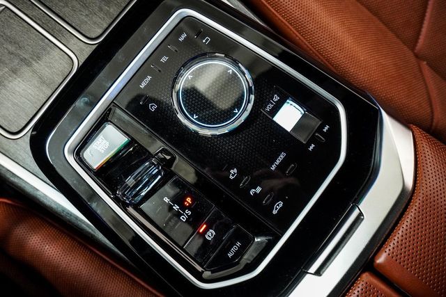 2023 BMW 7 Series 760i xDrive - 22961749 - 28