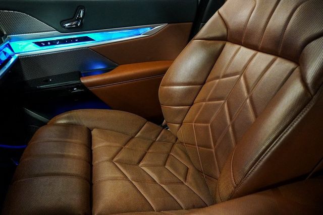 2023 BMW 7 Series 760i xDrive - 22961749 - 31