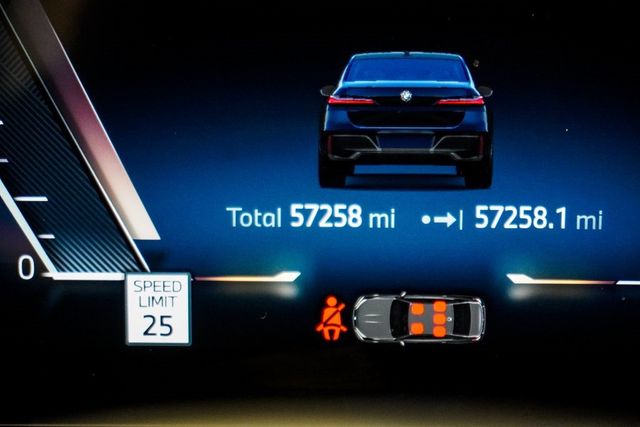 2023 BMW 7 Series 760i xDrive - 22961749 - 33