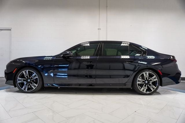 2023 BMW 7 Series 760i xDrive - 22961749 - 36