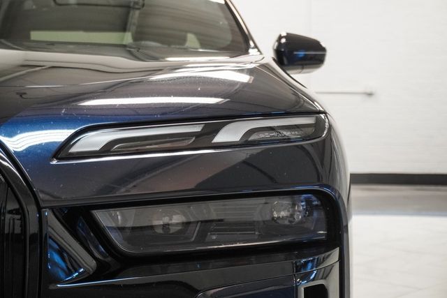 2023 BMW 7 Series 760i xDrive - 22961749 - 43