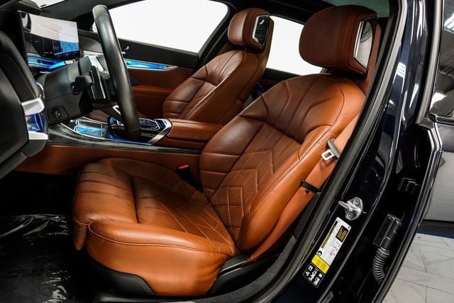 2023 BMW 7 Series 760i xDrive - 22961749 - 5